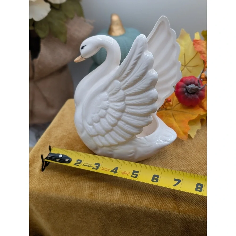 White Ceramic Swan Planter ST 4100 Made in Taiwan Cottagecore Decor 7